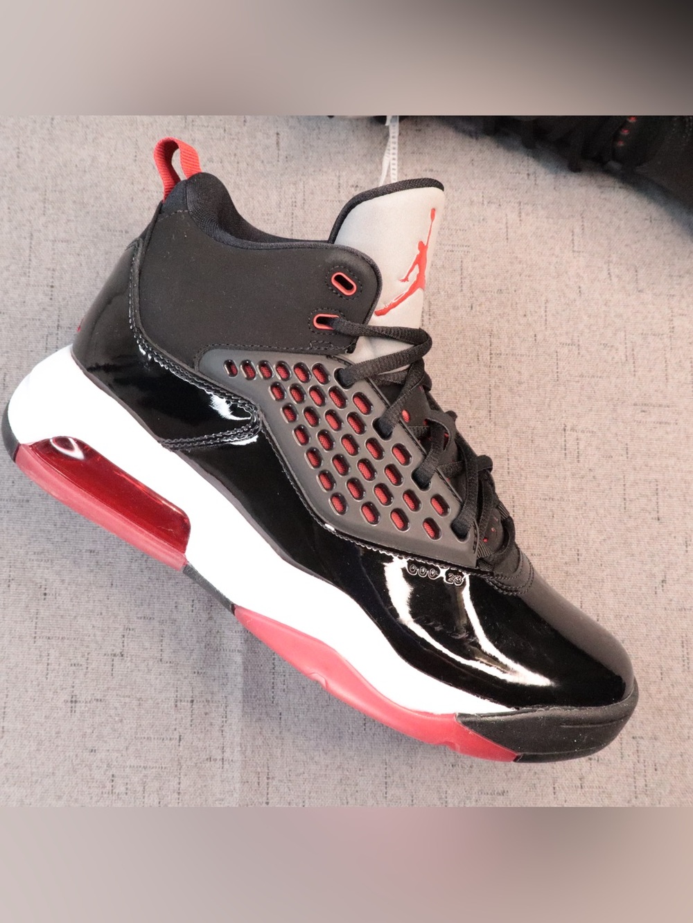 Jordan Maxin 200 Black Gym Red Bred CD6107-001 Mens Size 8 Sneakers